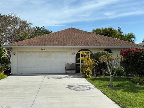 808 96th Ave N, Naples, FL, 34108-2466 | Card Image