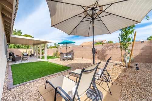 686 Pansy Pl, Henderson, NV, 89052-2833 | Card Image
