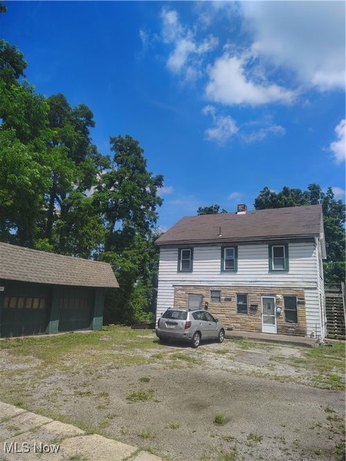 133 Parkway St, Struthers, OH, 44471-2087 | Card Image