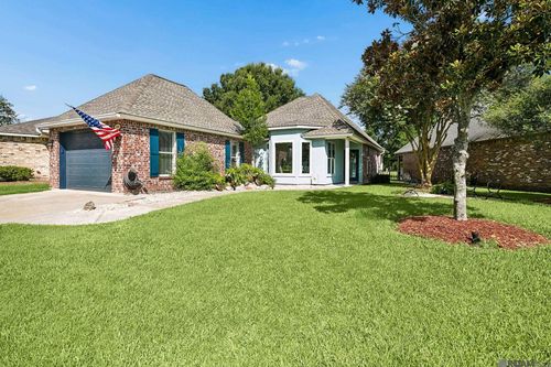 6009 Courtyard Dr, Gonzales, LA, 70737-8522 | Card Image