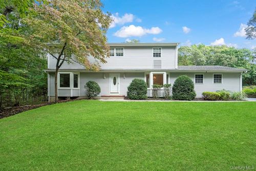 83 Shore Rd, Mount Sinai, NY, 11766-1419 | Card Image