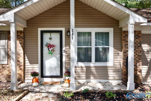 201 Amy Dr, Huntsville, AL, 35811-9306 | Card Image