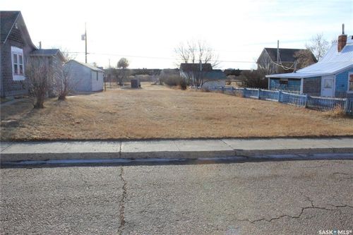 274 2nd Ave E, Shaunavon, SK, S0N2M0 | Card Image