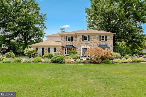 2023 Country Club Dr, DOYLESTOWN, PA, 18901-5905 | Card Image