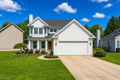 104 Woodbridge Xing, Chardon, OH, 44024-1464 | Card Image