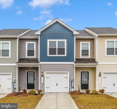 45 Bloomsbury St, FALLING WATERS, WV, 25419-7702 | Card Image