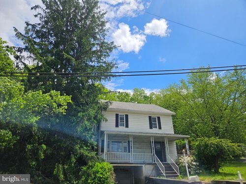 689 Barnesville Dr, BARNESVILLE, PA, 18214-2612 | Card Image