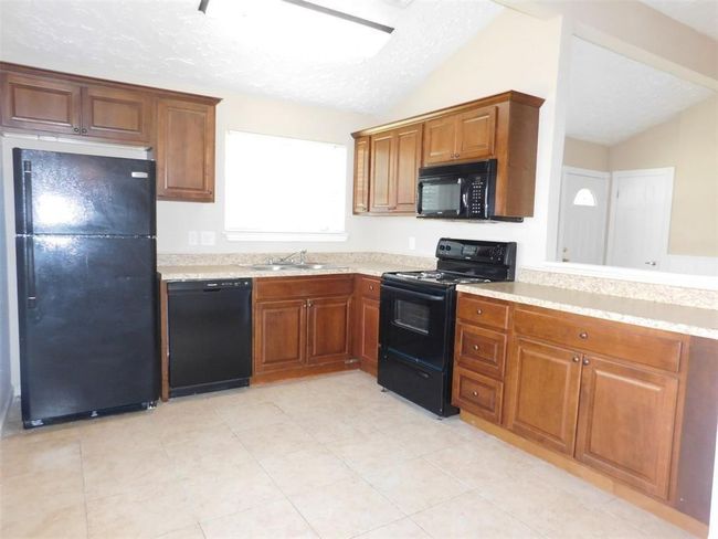17002 Rippling Mill Dr, House other with 2 bedrooms, 1 bathrooms and 1 parking in Sugar Land TX | Image 5