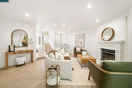 401 S Clovercrest Ln, San Ramon, CA, 94582-5558 | Card Image