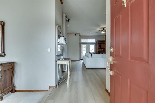 6121 Westlane, Oklahoma City, OK, 73142-4425 | Card Image