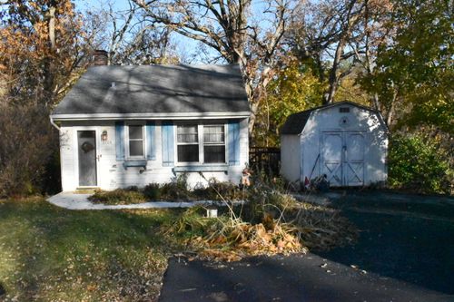 2728 Crystal Lake Rd, Cary, IL, 60013-1261 | Card Image