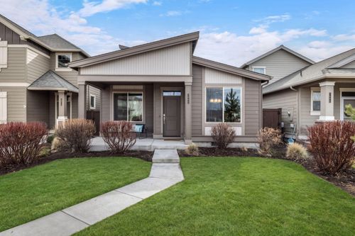 3886 Sw Coyote Ln, Redmond, OR, 97756-7283 | Card Image