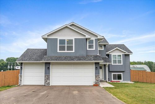1101 Eulaine Cir, Hammond, WI, 54015-5043 | Card Image