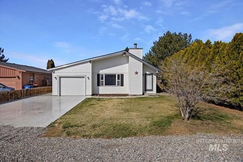 864 Robbins Ave W, Twin Falls, ID, 83301 | Card Image