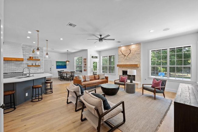 140 Vincas Shadow Ct, House other with 4 bedrooms, 4 bathrooms and 5 parking in Driftwood TX | Image 6