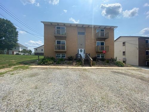 4-101 Wildwood Dr, Follansbee, WV, 26037-1859 | Card Image