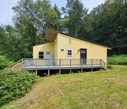 161 Valley Brook Dr, Westminster, VT, 05158-9608 | Card Image