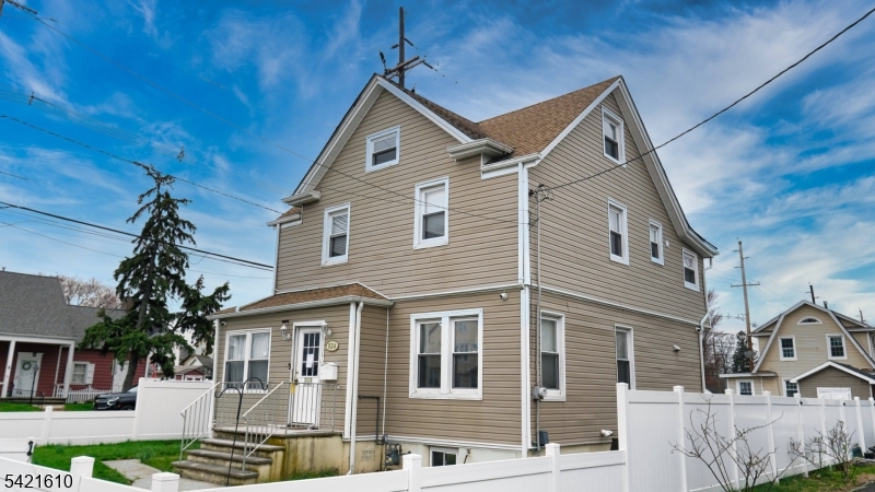 Residential in Roselle Boro