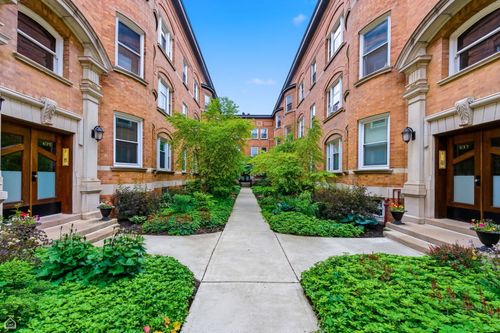 1c-627 W Barry Avenue, Chicago, IL, 60657 | Card Image