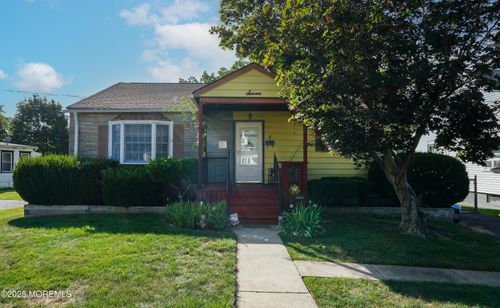 7 Ann St, Freehold, NJ, 07728-1902 | Card Image