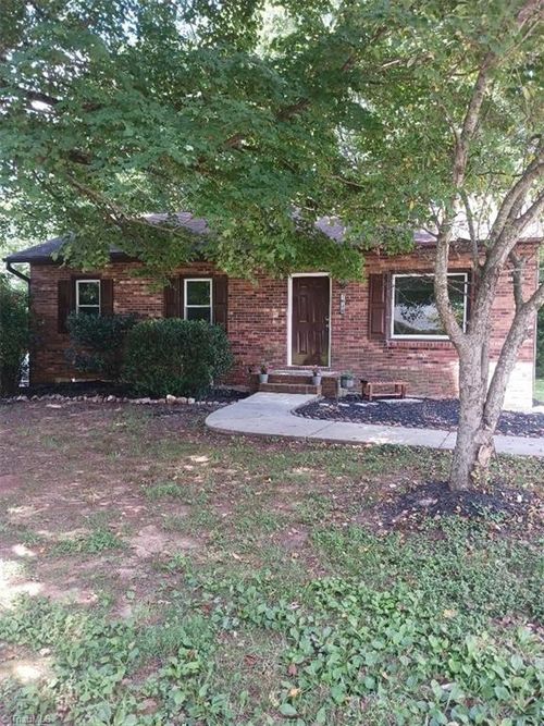 7638 Pine St, Rural Hall, NC, 27045-9362 | Card Image