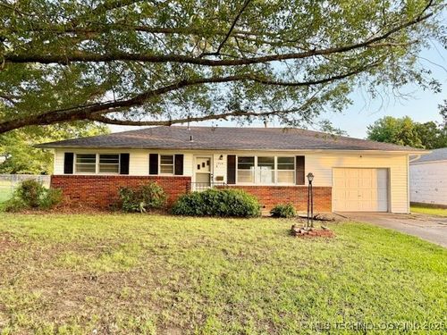 1714 E 11th St, Okmulgee, OK, 74447-5312 | Card Image
