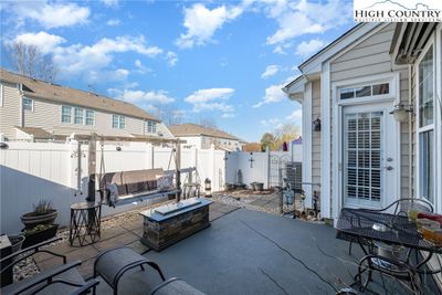 205 - 205 Park View Drive, Townhouse with 3 bedrooms, 2 bathrooms and null parking in Belmont NC | Image 2