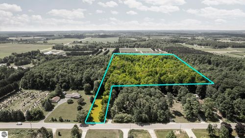 00 W Jennings Rd, Lake City, MI, 49651 | Card Image