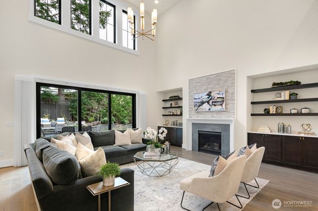 10906 Se 28 Th St, House other with 5 bedrooms, 5 bathrooms and 3 parking in Bellevue WA | Image 9
