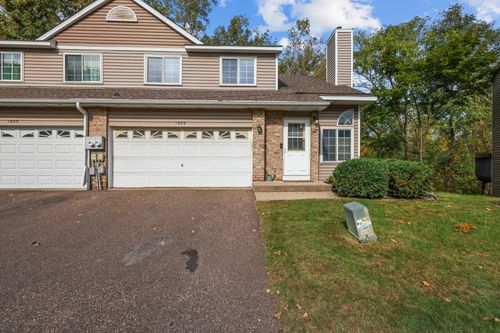 1039 Fillmore Cir Ne, FRIDLEY, MN, 55432-5731 | Card Image