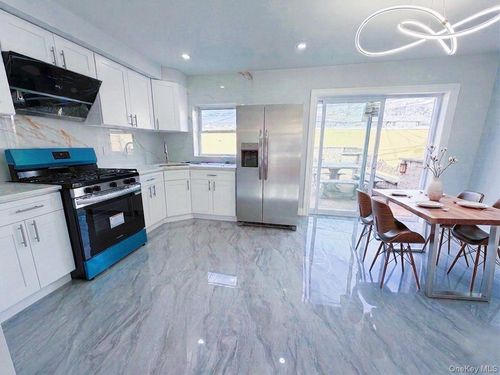 166-65 17 Rd, Whitestone, NY, 11357 | Card Image