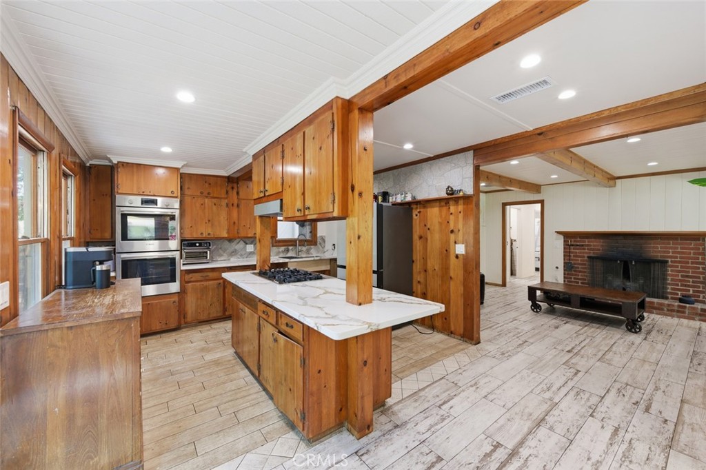 Residential in Sunland 5
