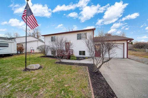 10579 Emerald Dr, Cement City, MI, 49233-9633 | Card Image