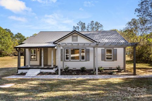 418 Charlotte St, York, SC, 29745-1319 | Card Image