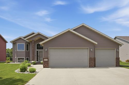 506 8th St Ne, Dilworth, MN, 56529-1521 | Card Image