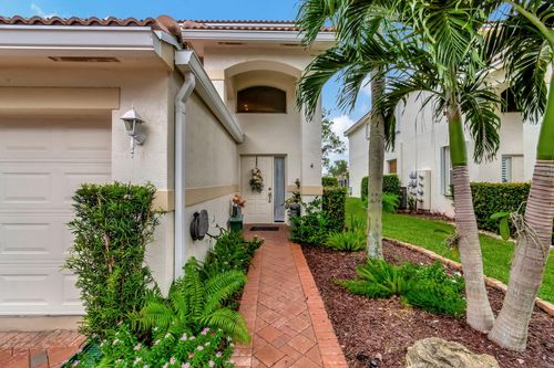 4-7942 Laina Ln, Boynton Beach, FL, 33437-8426 | Card Image