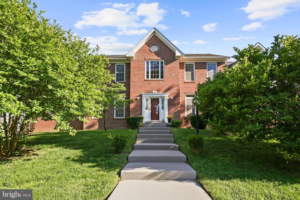 Residential in FALLS CHURCH 5
