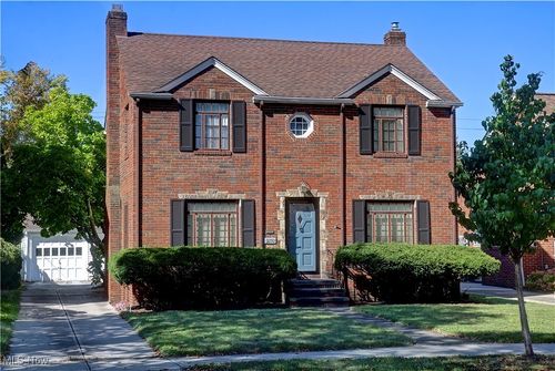 3292 W 162nd St, Cleveland, OH, 44111-1902 | Card Image