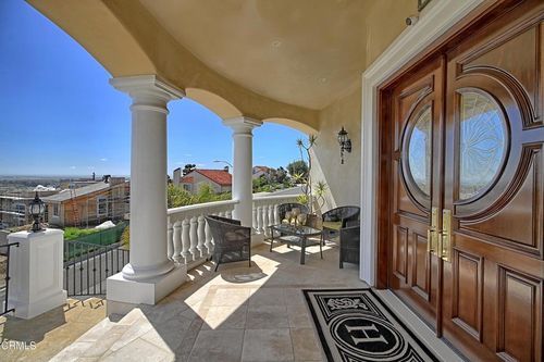 6153 Cobblestone Dr, Ventura, CA, 93003-1223 | Card Image