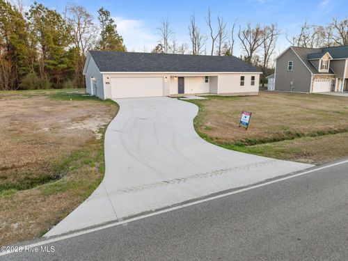 444 Huffmantown Rd, Richlands, NC, 28574-6210 | Card Image