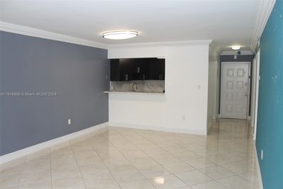 4-218 - 7000 Nw 186th St, Condo with 1 bedrooms, 1 bathrooms and null parking in Hialeah FL | Image 3