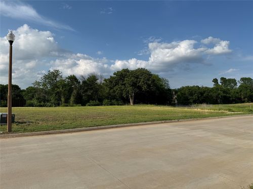 500 Saratoga Dr, Denton, TX, 76210-2496 | Card Image