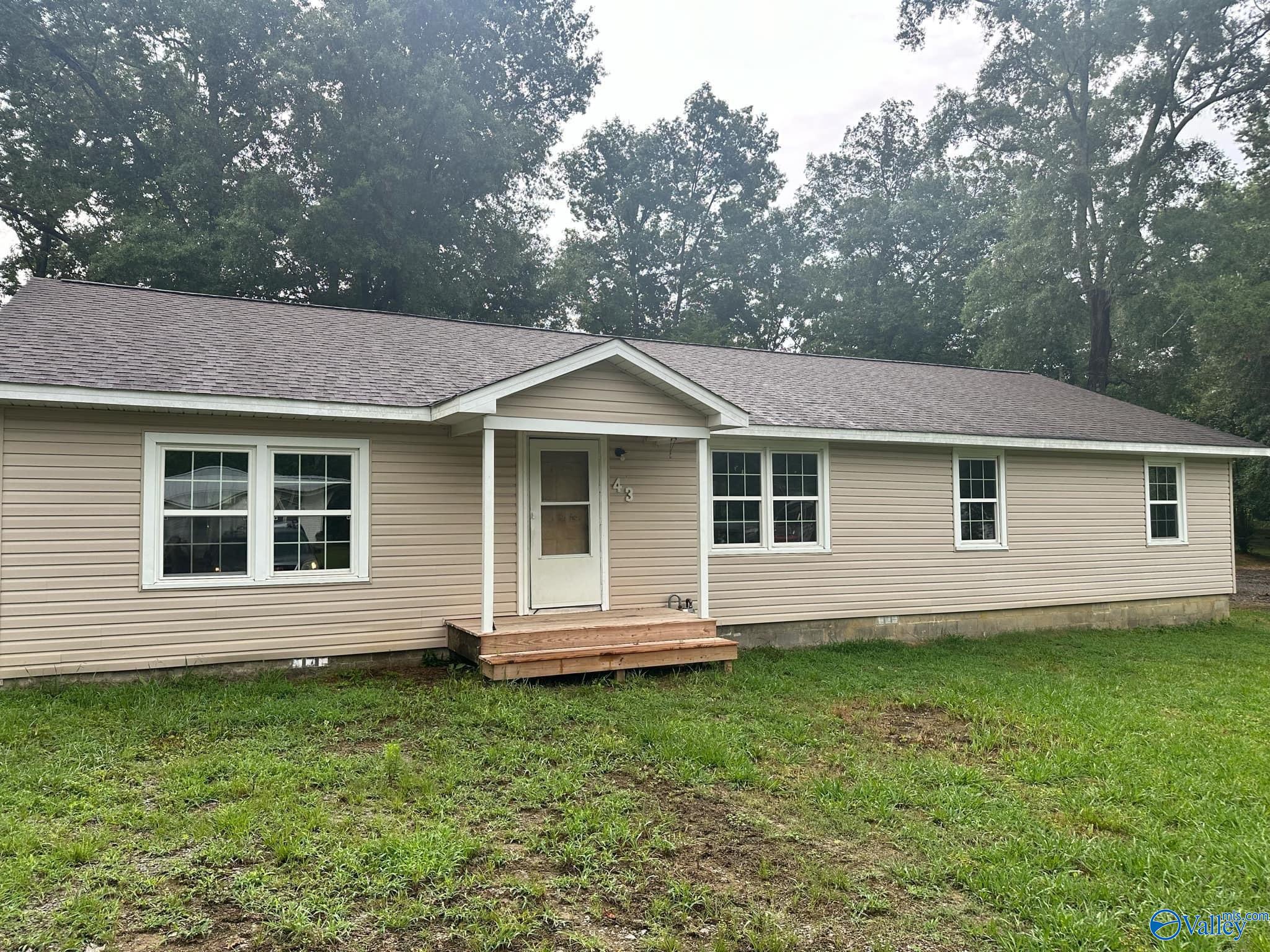 Simmons Rd, Hartselle, AL 35640
