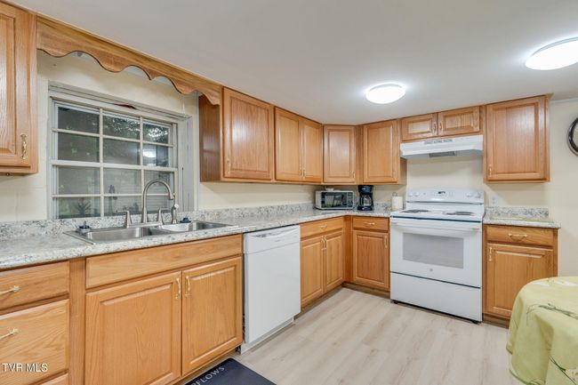 103 Dogwood Ln, House other with 4 bedrooms, 3 bathrooms and null parking in Johnson City TN | Image 35