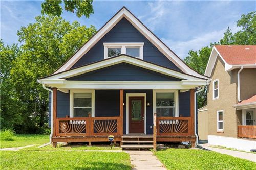 2320 Elmwood Ave, Kansas City, MO, 64127-4553 | Card Image