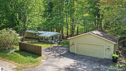 3523 Mount Bliss Rd, East Jordan, MI, 49727-9009 | Card Image