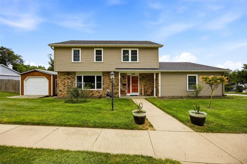 3200 Blue Ridge Dr Ne, Cedar Rapids, IA, 52402-3329 | Card Image