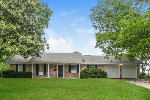115 Brook Hollow Dr, Desoto, TX, 75115-5713 | Card Image