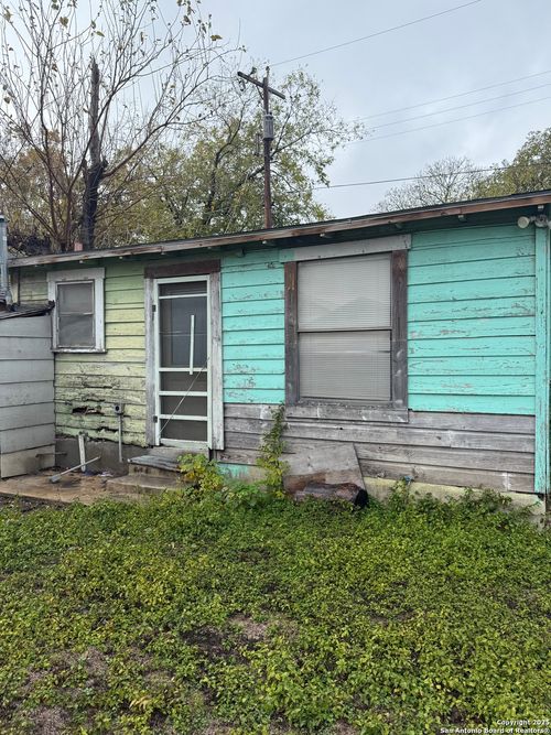 108 Maria Aly, San Antonio, TX, 78207-3951 | Card Image