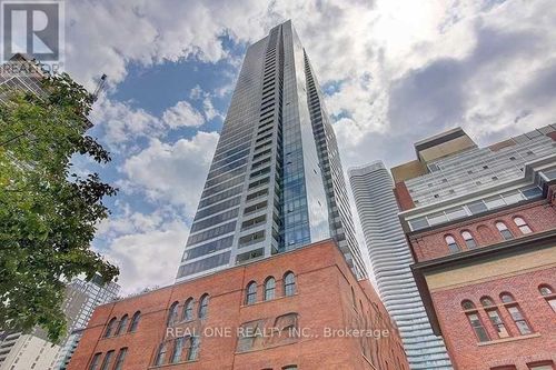 lph4706-5 St. Joseph Street, Toronto (Bay Street Corridor), ON, M4Y1J6 | Card Image